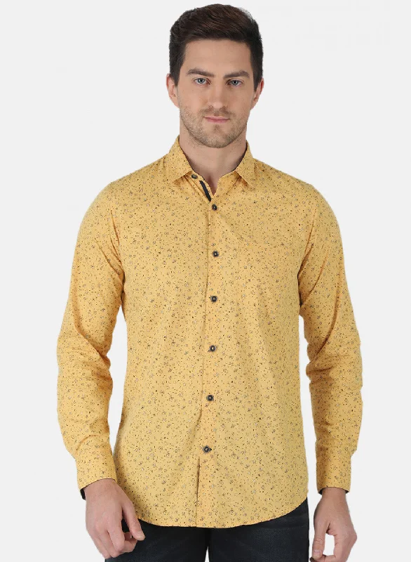 Men's Linen Blend Casual Shirts with Roll - Up Sleeves for a Summer Beach LookMen Mustard Printed Shirt