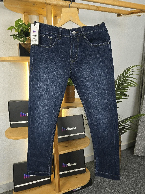 Men's Cargo Jeans with Multiple Pockets for a Practical and Outdoor - Friendly LookBlue wash narrow fits as it gets Jeans