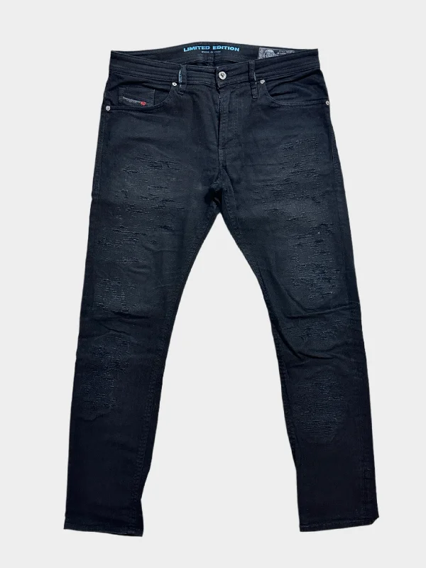 Men's Jeans with a Cargo - Inspired Knee Pocket for Extra StorageSeams Jeans