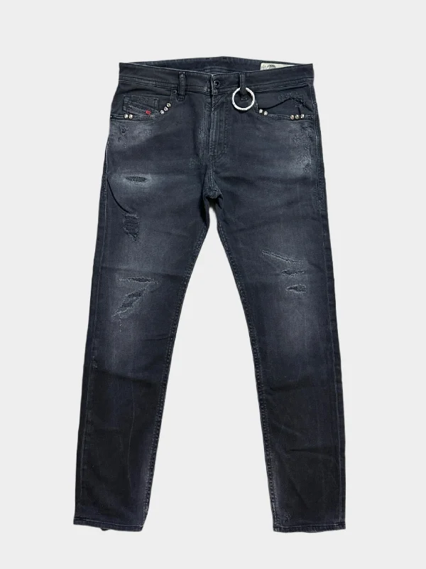 Men's Jeans with a Button - Fly for a Traditional and Classic AestheticStuds Seams Jeans