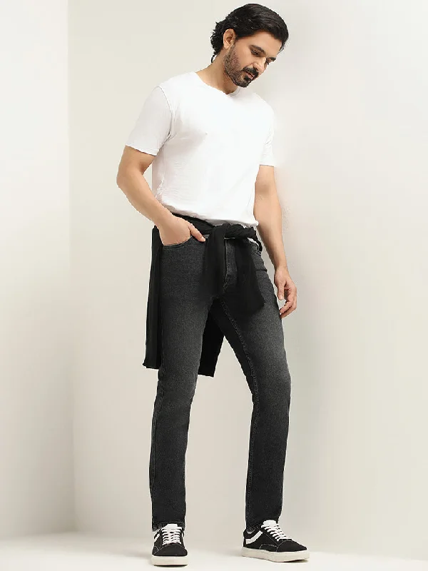 Men's Colored Jeans in Burgundy for a Bold and Fashion - Forward LookWES Casuals Black Relaxed Fit Mid Rise Jeans