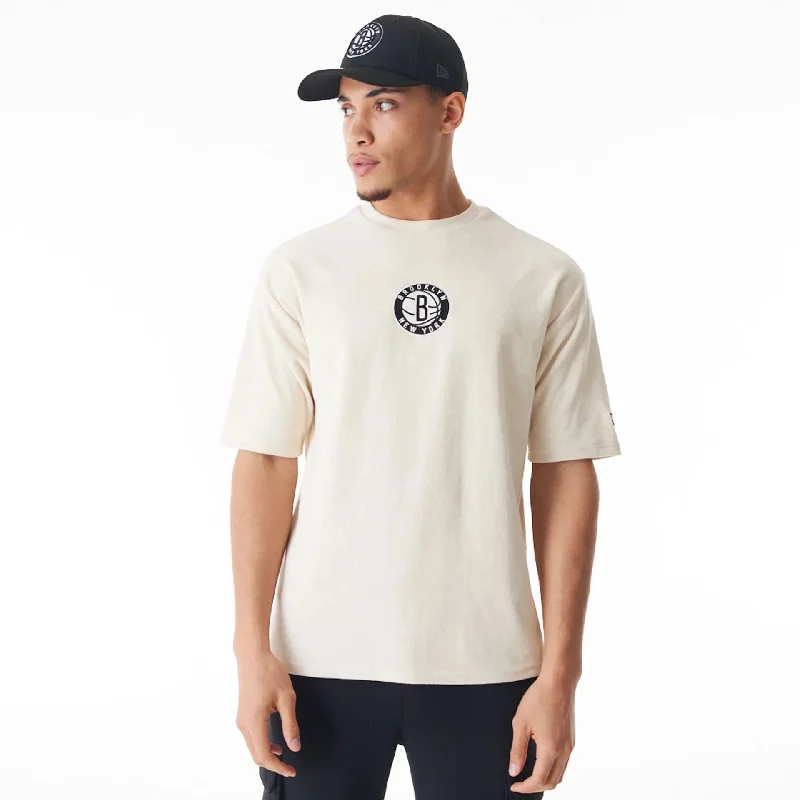 Men's UV - protection t - shirts for outdoor activities in the sunBrooklyn Nets NBA Lifestyle Velour Light Beige Oversized T-Shirt