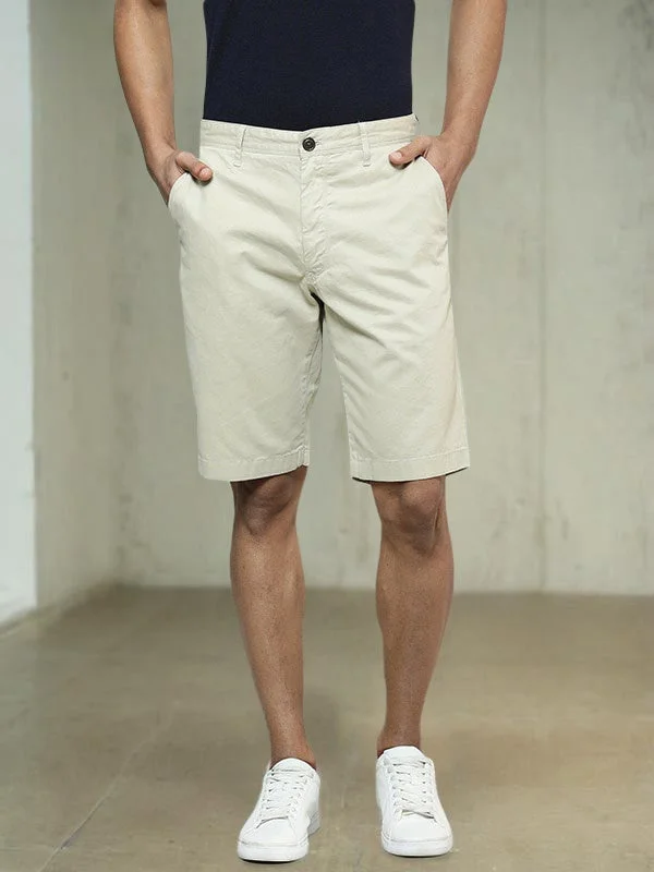 Men's pleated front twill shorts for a classic and sophisticated appearanceMen Solid Cotton Shorts