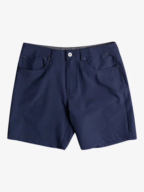 Men's pleated front twill shorts for a classic and sophisticated appearanceNelson Drytwill Amphibian Short